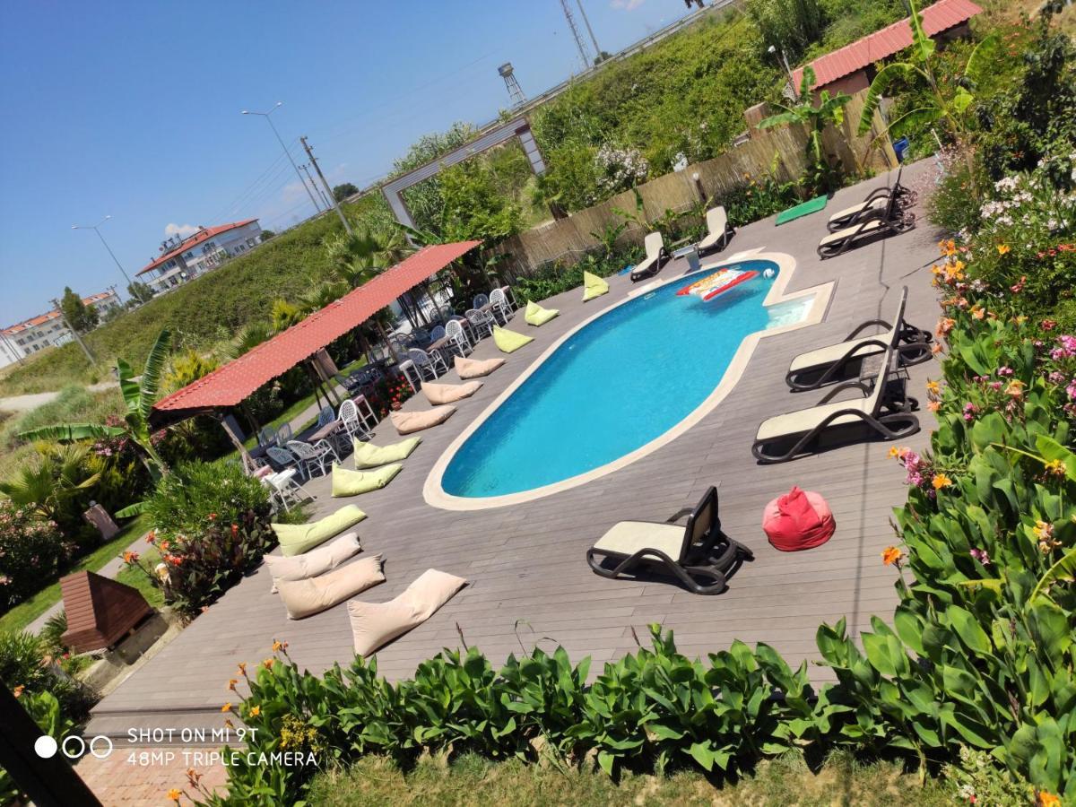 Nostalgia World Otel Kızılot Eksteriør bilde
